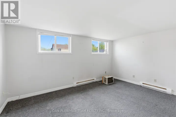 3 - 176 NASSAU STREET, Oshawa (Vanier), Ontario L1J4A5