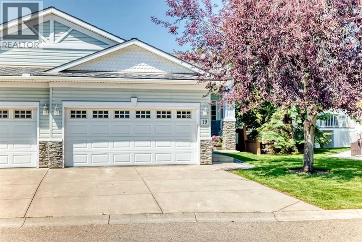 19 Rocky Ridge Villas NW, Calgary, Alberta T3G4R3