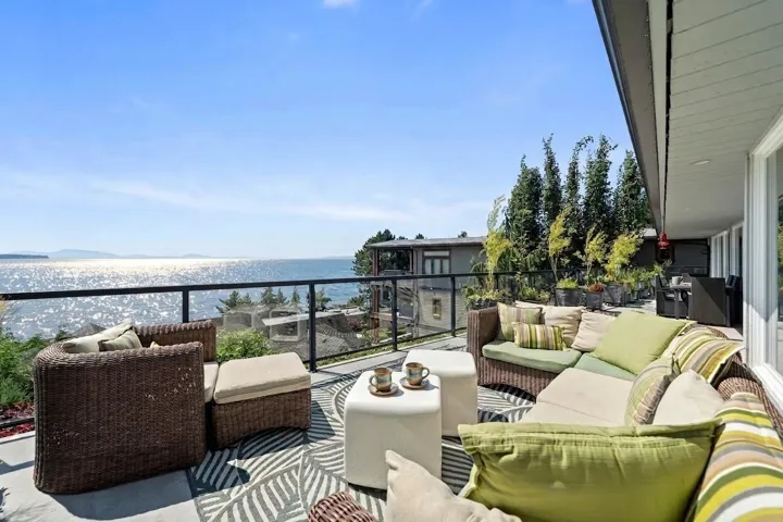 14380 SUNSET DRIVE, White Rock, British Columbia V4B2V5