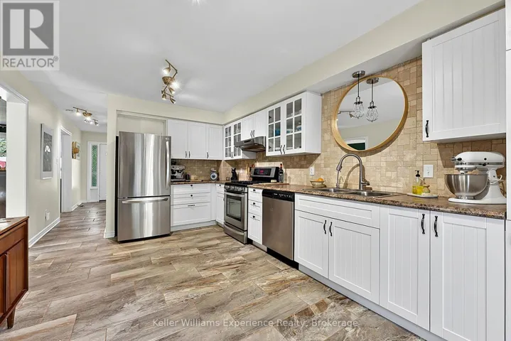 1044 DINA CRESCENT, Midland, Ontario L4R5C5