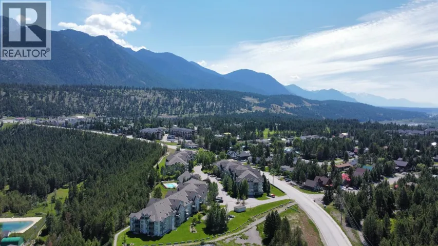 4765 FORSTERS LANDING Road Unit# 204, Radium Hot Springs, British Columbia V0A1M0