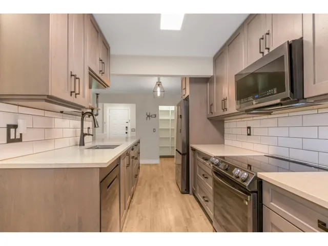 114 34909 OLD YALE ROAD, Abbotsford, British Columbia V3G2E7