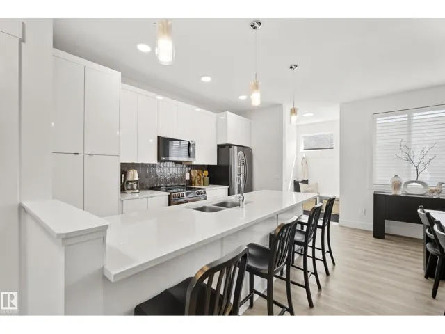 175 KINGLET BV NW, Edmonton, Alberta T5S0S6