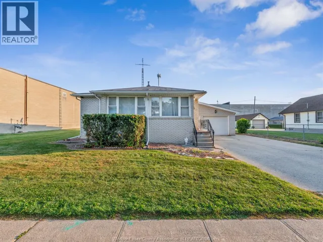 43 Clark STREET West, Leamington, Ontario N8H1E6
