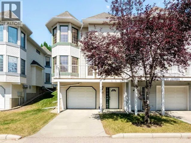 81 Prominence View SW, Calgary, Alberta T3H3M8