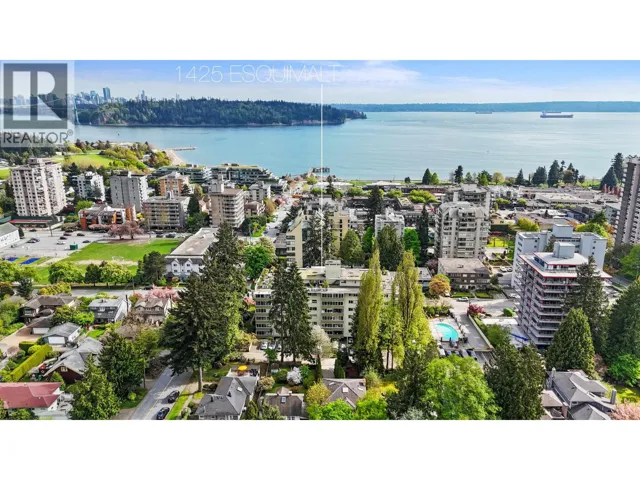 212 1425 ESQUIMALT AVENUE, West Vancouver, British Columbia V7T1L1