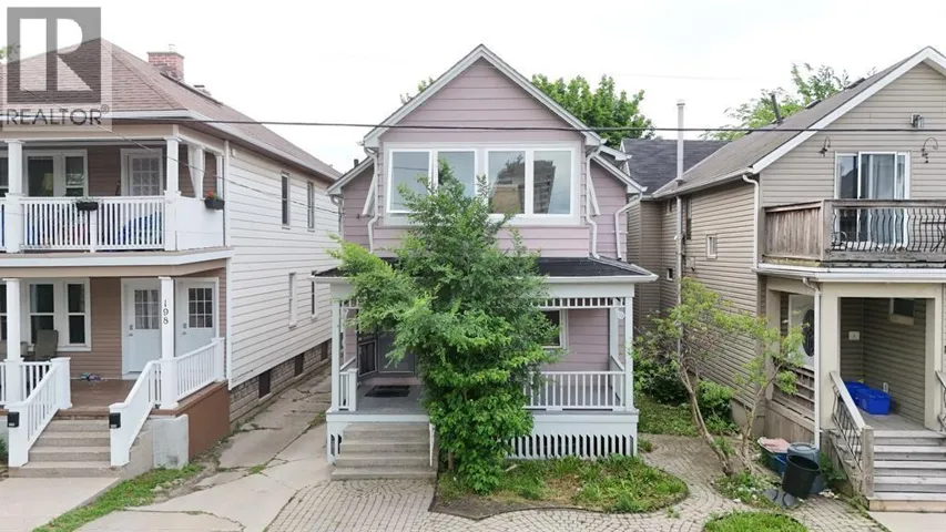 196 BROCK STREET North, Sarnia, Ontario N7T5Z3