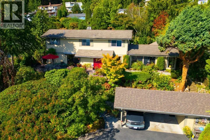 560 CRAIGMOHR DRIVE, West Vancouver, British Columbia V7S1W9