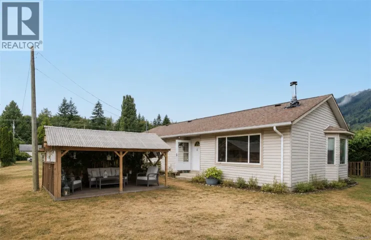 135 Macdonald Rd, Lake Cowichan, British Columbia V0R2G0