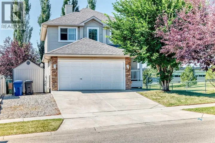 124 WEST LAKEVIEW Drive, Chestermere, Alberta T1X1J1