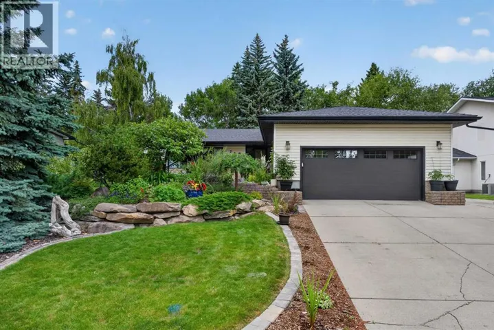 22 Varmoor Place NW, Calgary, Alberta T3A0A1