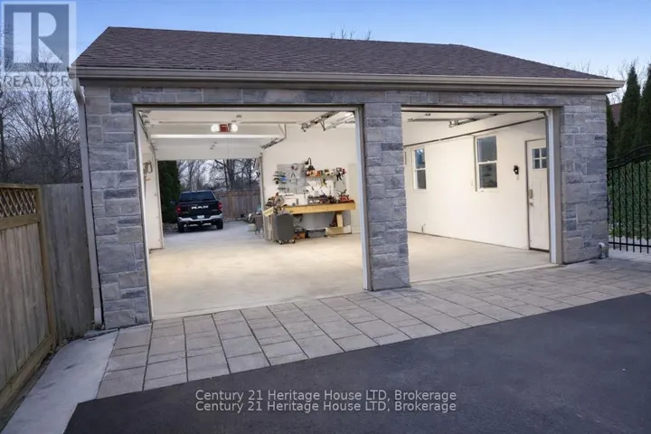 6021 MONTROSE ROAD, Niagara Falls (West Wood), Ontario L2H1L4