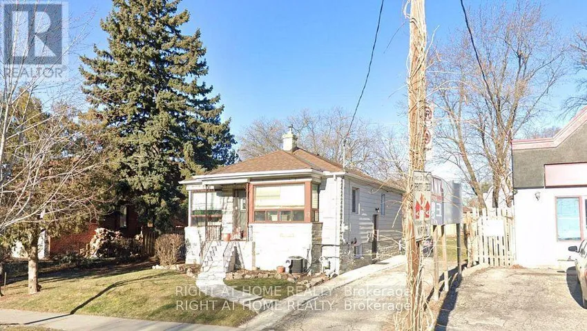 12 CONNAUGHT AVENUE, Toronto (Newtonbrook West), Ontario M2M1G6