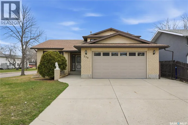 238 S AVENUE N, Saskatoon, Saskatchewan S7L2Z8