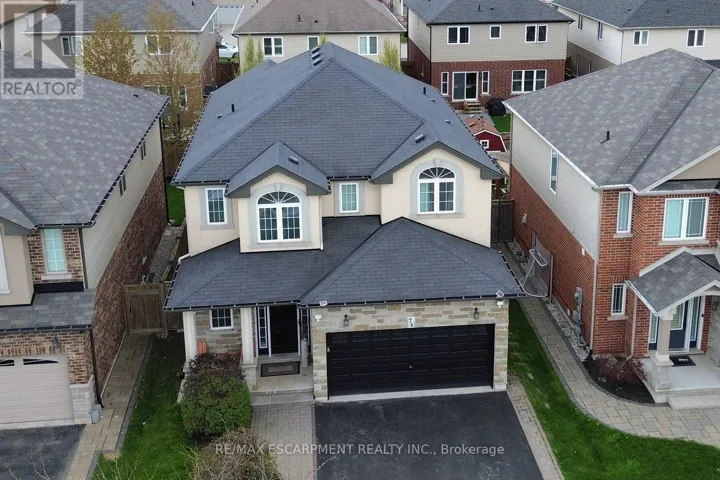 74 LAMPMAN DRIVE, Grimsby (Grimsby West), Ontario L3M0E7