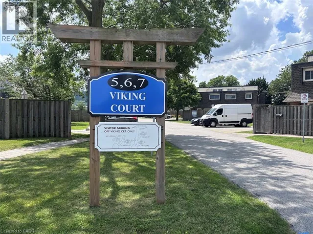 5 VIKING Court Unit# 304, Grimsby, Ontario L3M3T8