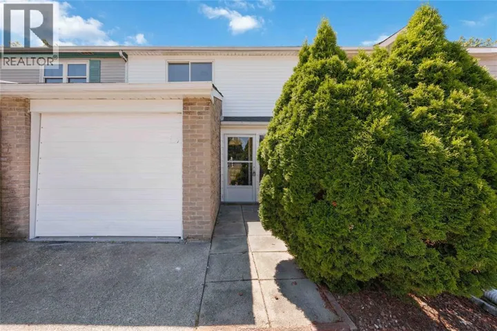 307 SOMERSET CRESCENT, Sarnia, Ontario N7S4E8