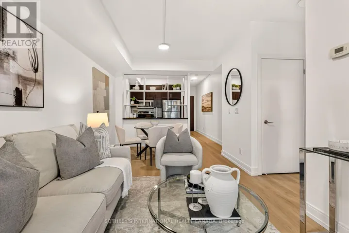 519 - 135 VILLAGE GREEN SQUARE, Toronto (Agincourt South-Malvern West), Ontario M1S0G4