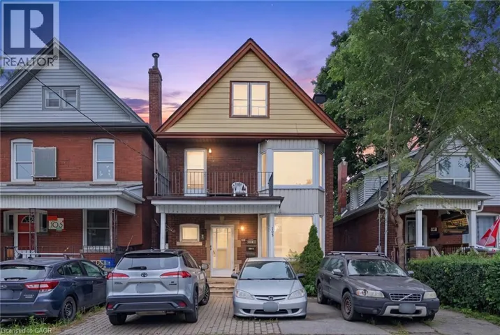 105 ROSEMONT Avenue, Hamilton, Ontario L8L1M6