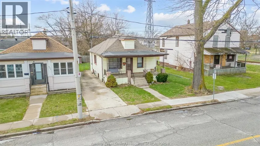 879 FELIX AVENUE, Windsor, Ontario N9C3L1