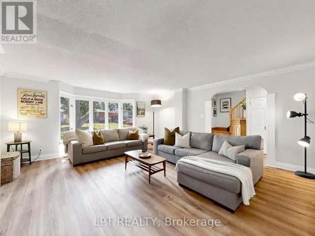 70 ROBERTS CRESCENT, Brampton (Brampton East), Ontario L6W1G8