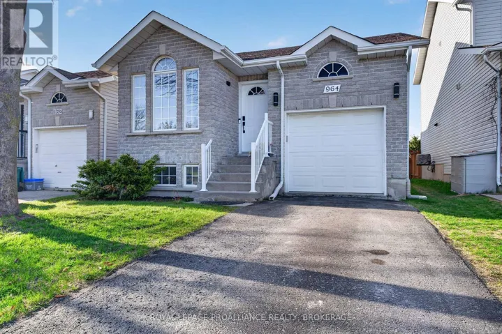 964 RAINBOW CRESCENT, Kingston (Kingston East (Incl Barret Crt)), Ontario K7K7J2