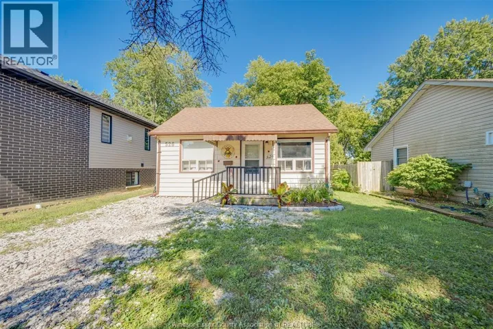 526 LESPERANCE, Tecumseh, Ontario N8N1W4