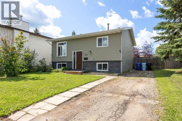 134 Farrell Bay, Fort McMurray, Alberta T9K1N8