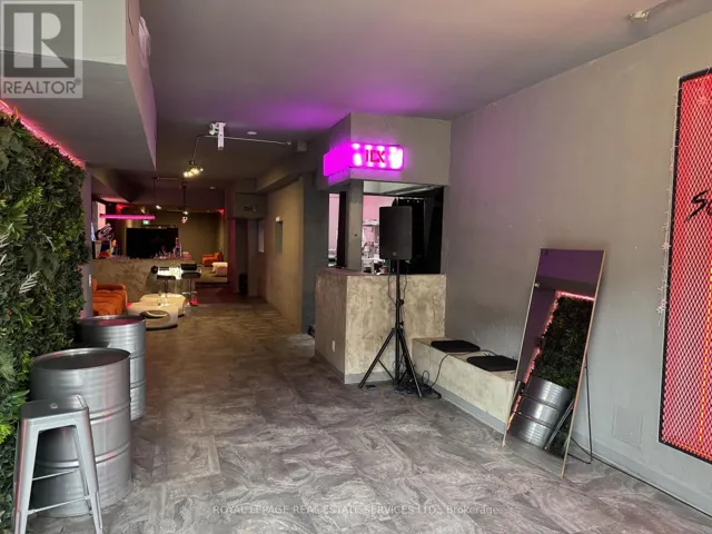 MAIN FLOOR - 172 OSSINGTON AVENUE, Toronto (Trinity-Bellwoods), Ontario M6J2Z7
