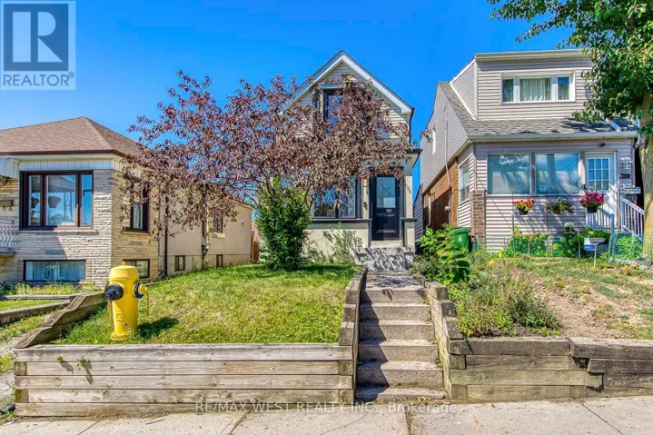 286 GILBERT AVENUE, Toronto (Caledonia-Fairbank), Ontario M6E4W7