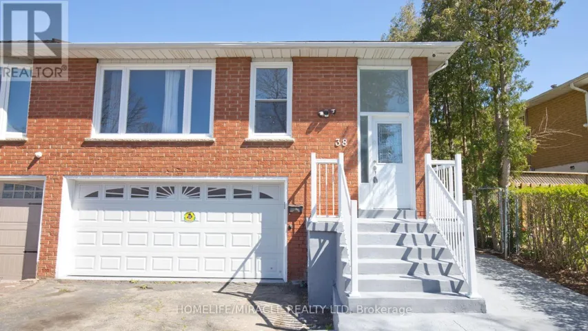 38 MEDICI PLACE, Brampton (Central Park), Ontario L6S3C6