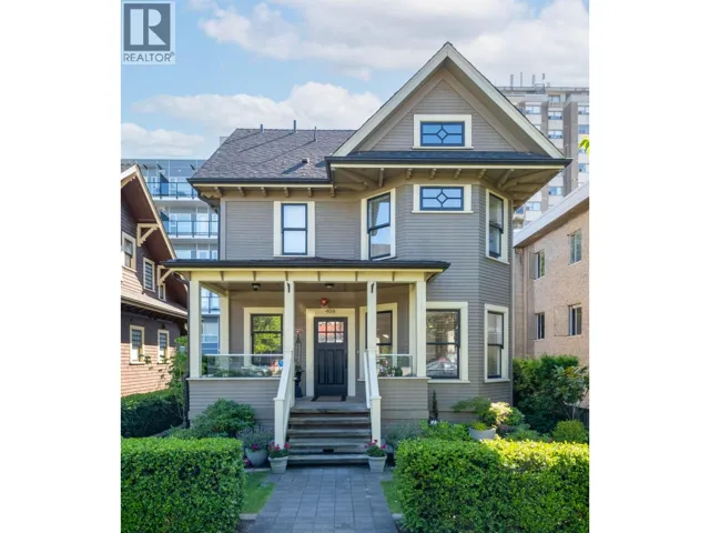 408 EIGHTH STREET, New Westminster, British Columbia V3M0K1