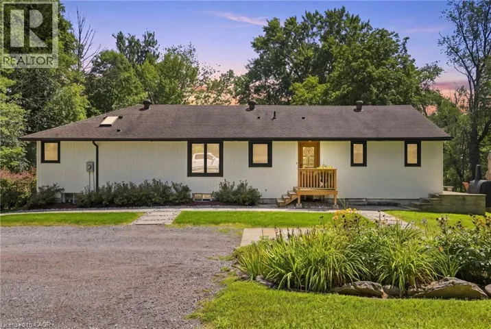 1095 GOVERNORS Road, Dundas, Ontario L9H5E3