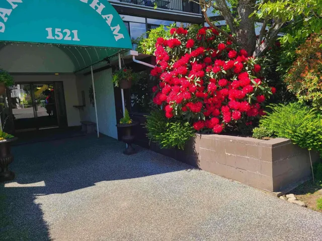 111 1521 BLACKWOOD STREET, White Rock, British Columbia V4B3V6