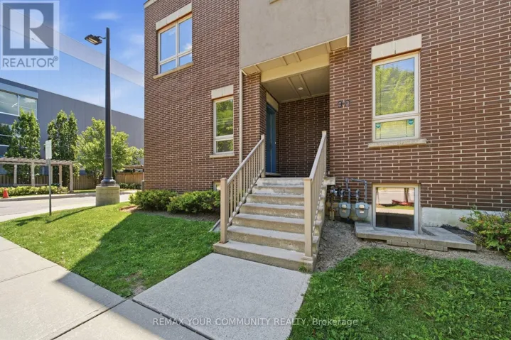 2 - 90 CALEDONIA PARK ROAD, Toronto (Corso Italia-Davenport), Ontario M6H0B1
