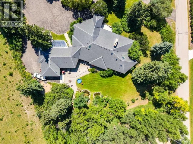187 Slopeview Drive SW, Calgary, Alberta T3H4G6