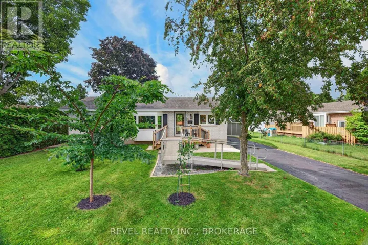 813 CAMBERLEY CRESCENT, Kingston (City SouthWest), Ontario K7M4C6