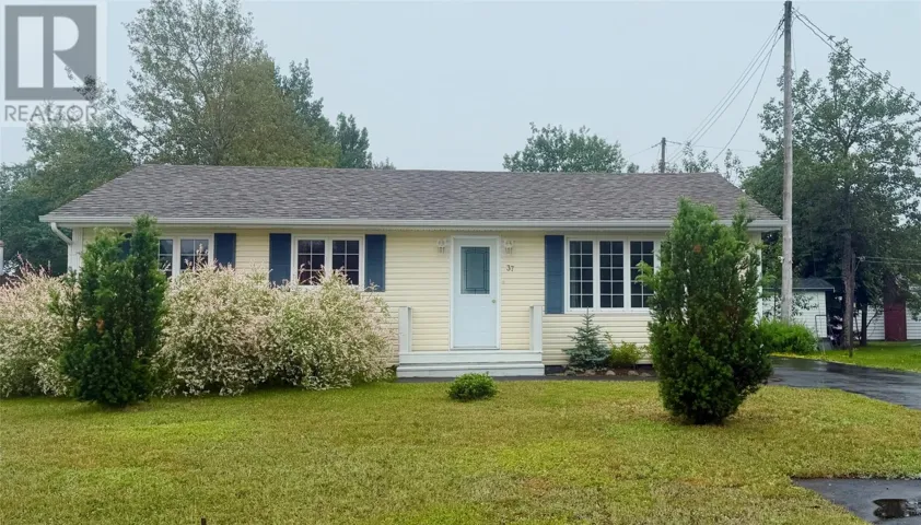 37 Read Street, Gander, Newfoundland & Labrador A1V1E1
