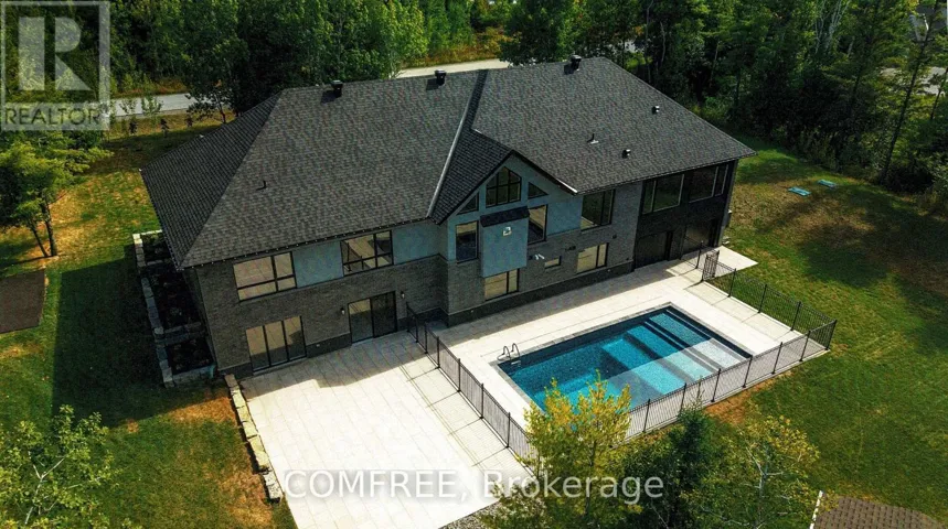 135 CHERRYHILL DRIVE, Ottawa, Ontario K0A1L0