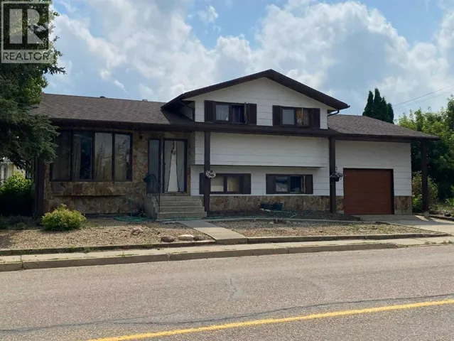 5138 48 Street, Lacombe, Alberta T4L1J3