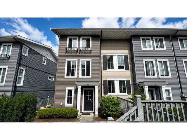 32 10735 84TH AVENUE, Delta, British Columbia V4C0C7
