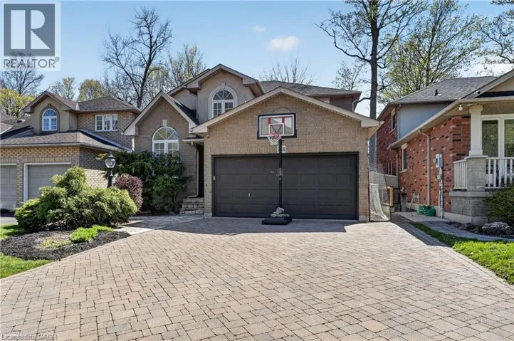 734 BRIGADOON Drive, Hamilton, Ontario L9C7S2