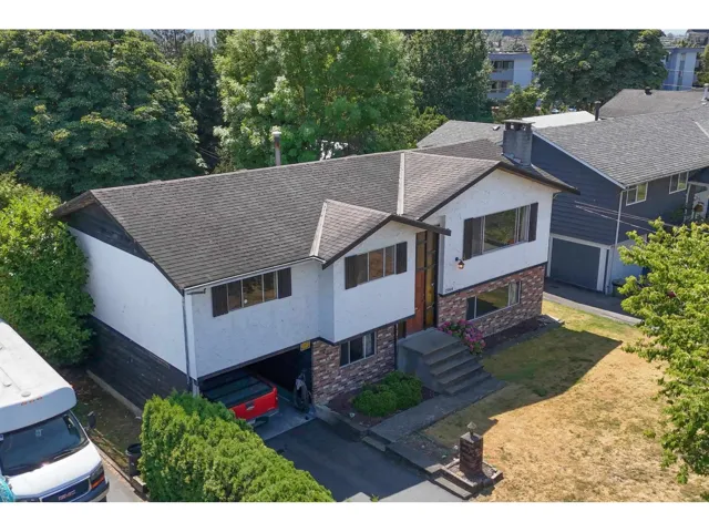 17844 57A AVENUE, Surrey, British Columbia V3S1J4