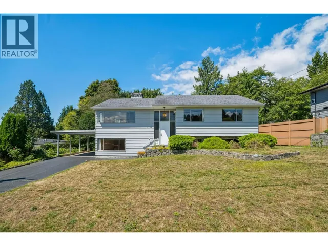 1768 OTTAWA PLACE, West Vancouver, British Columbia V7V2T7