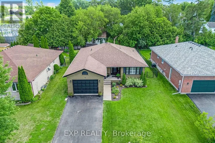 8 LOW BOULEVARD, Uxbridge, Ontario L9P1W7