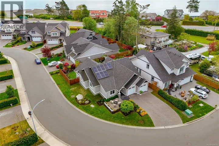 9257 Bakerview Close, North Saanich, British Columbia V8L0C9