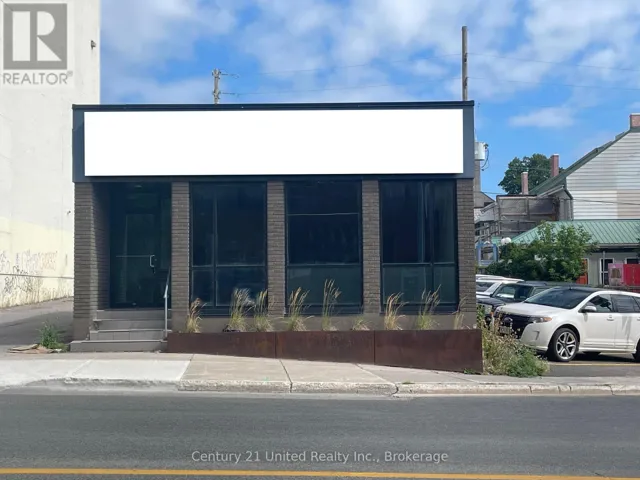 114 SIMCOE STREET, Peterborough (Town Ward 3), Ontario K9H2H4