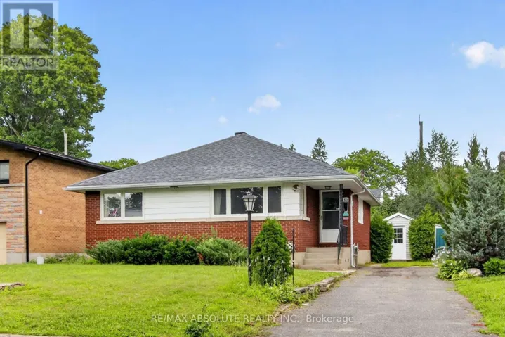 511 PENHILL AVENUE, Ottawa, Ontario K1G0V5