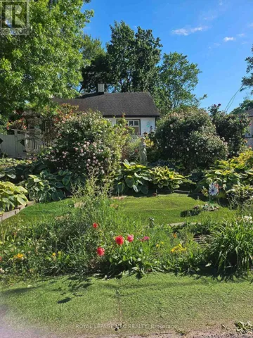 7 VERA STREET, St. Catharines (Western Hill), Ontario L2S1C3