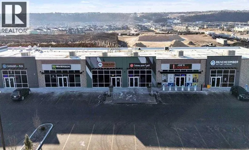 239 Griffin Road E, Cochrane, Alberta T4C2B9